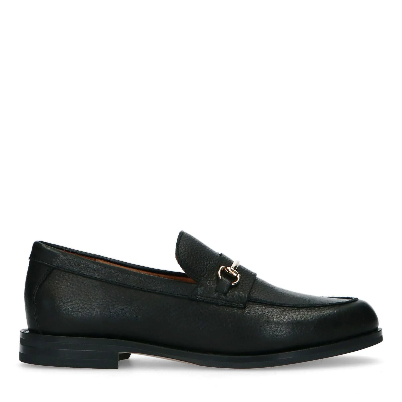 Manfield Zwarte leren loafers met goudkleurig detail