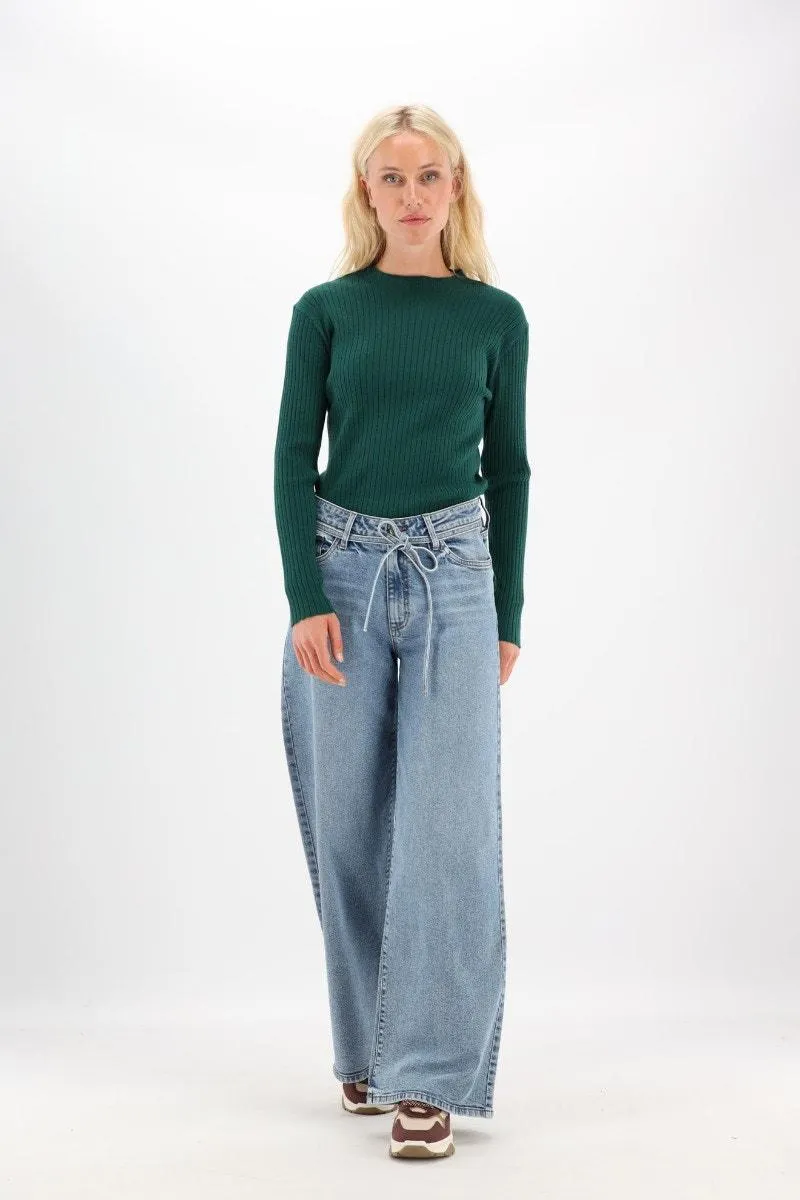 Donkergroene rib trui met opstaande kraag