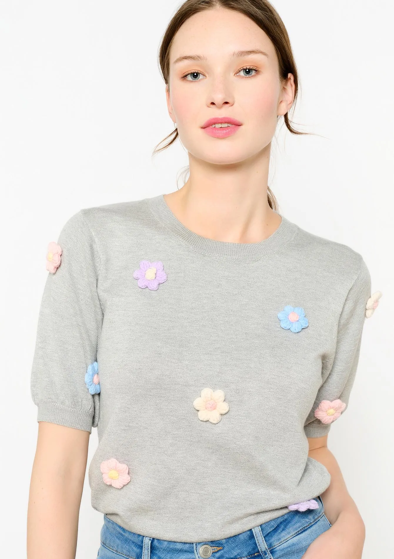 Pullover with flowers