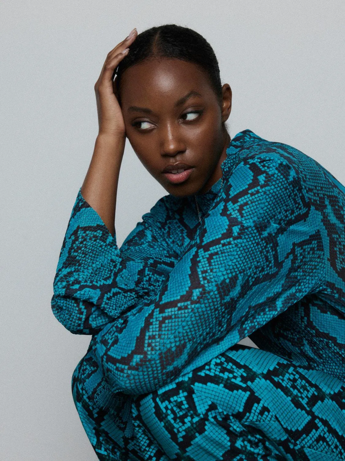 Long line fit Hoge hals Verlaagde schoudernaden Top