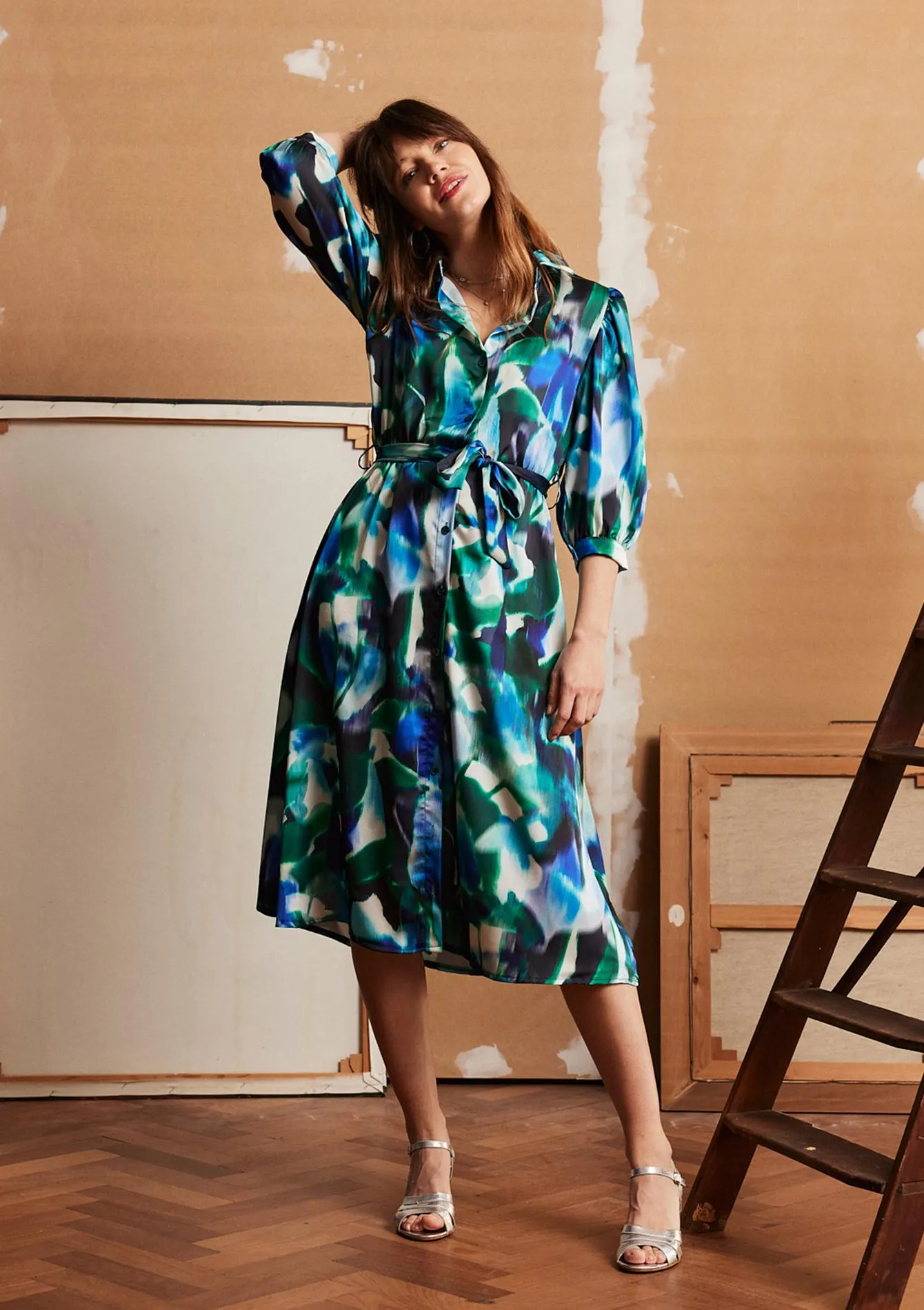 Shirt dress with blurry print