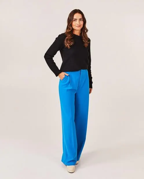 Zwarte trui van fijne brei