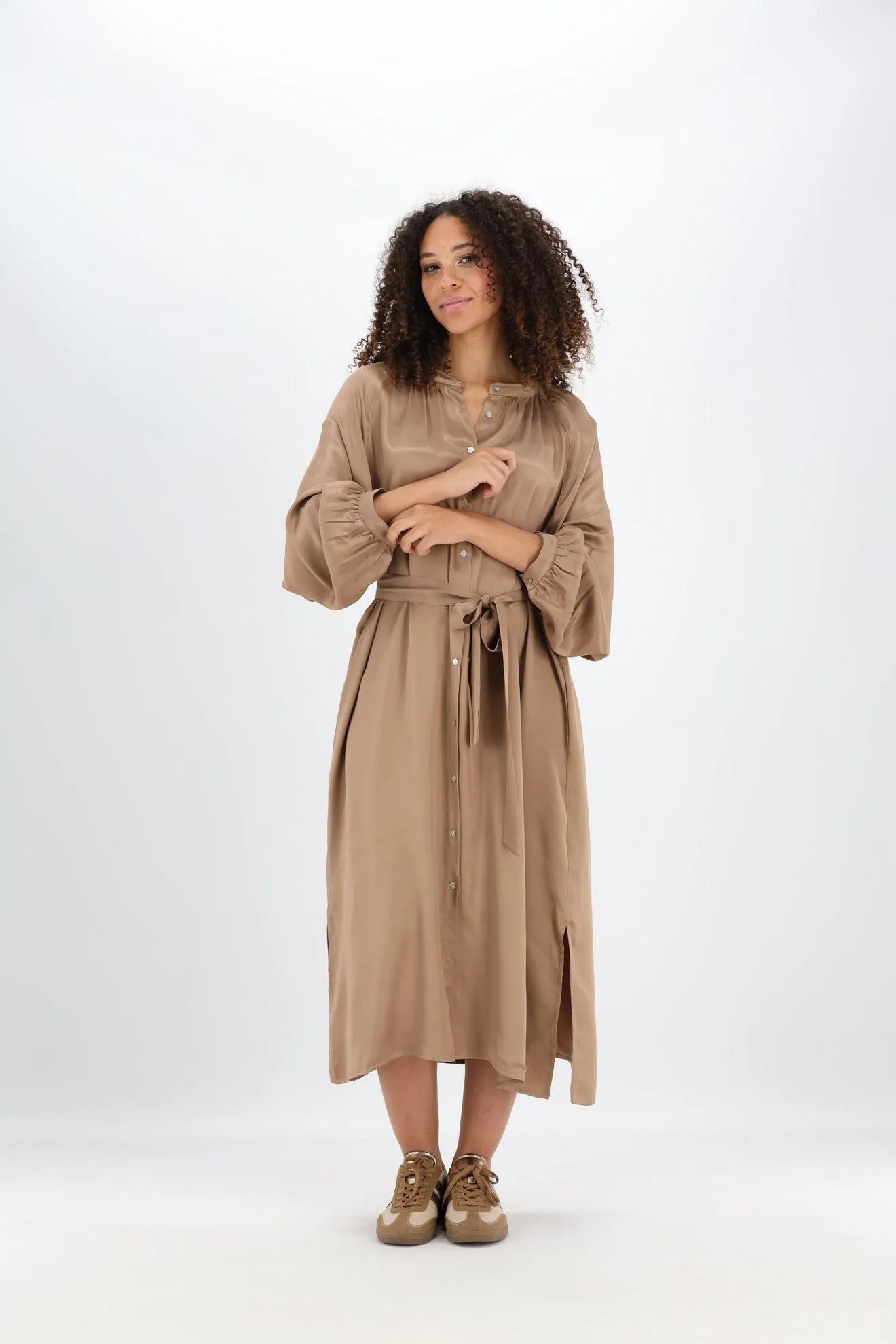 Donkerbeige satijn midi jurk