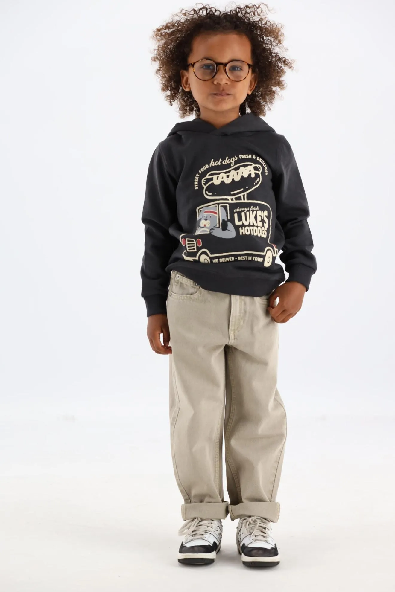 Antraciet hoodie met borstprint