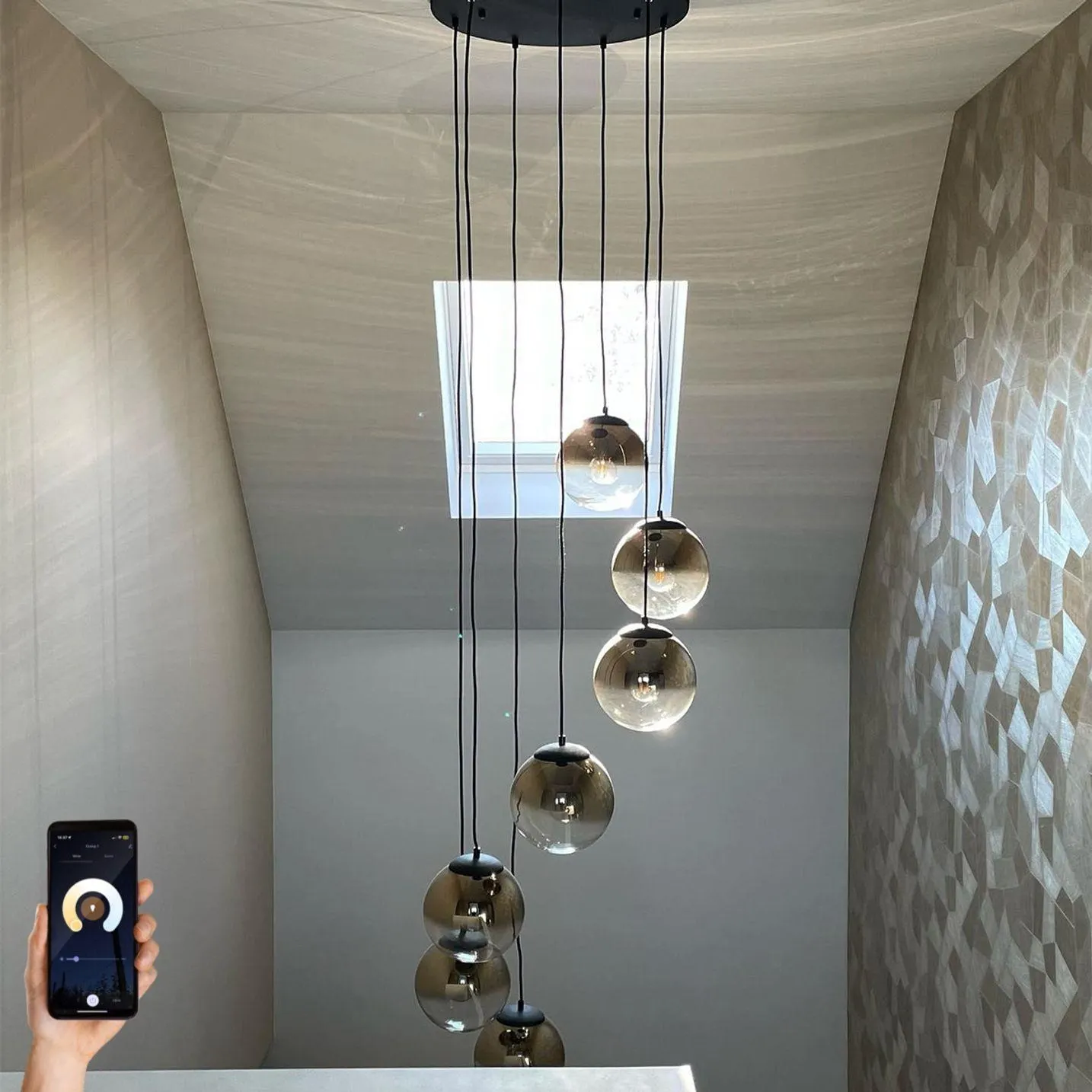 Slimme hanglamp zwart met goudkleurig glas 7-lichts incl. 7 Wifi A60 - Pallon