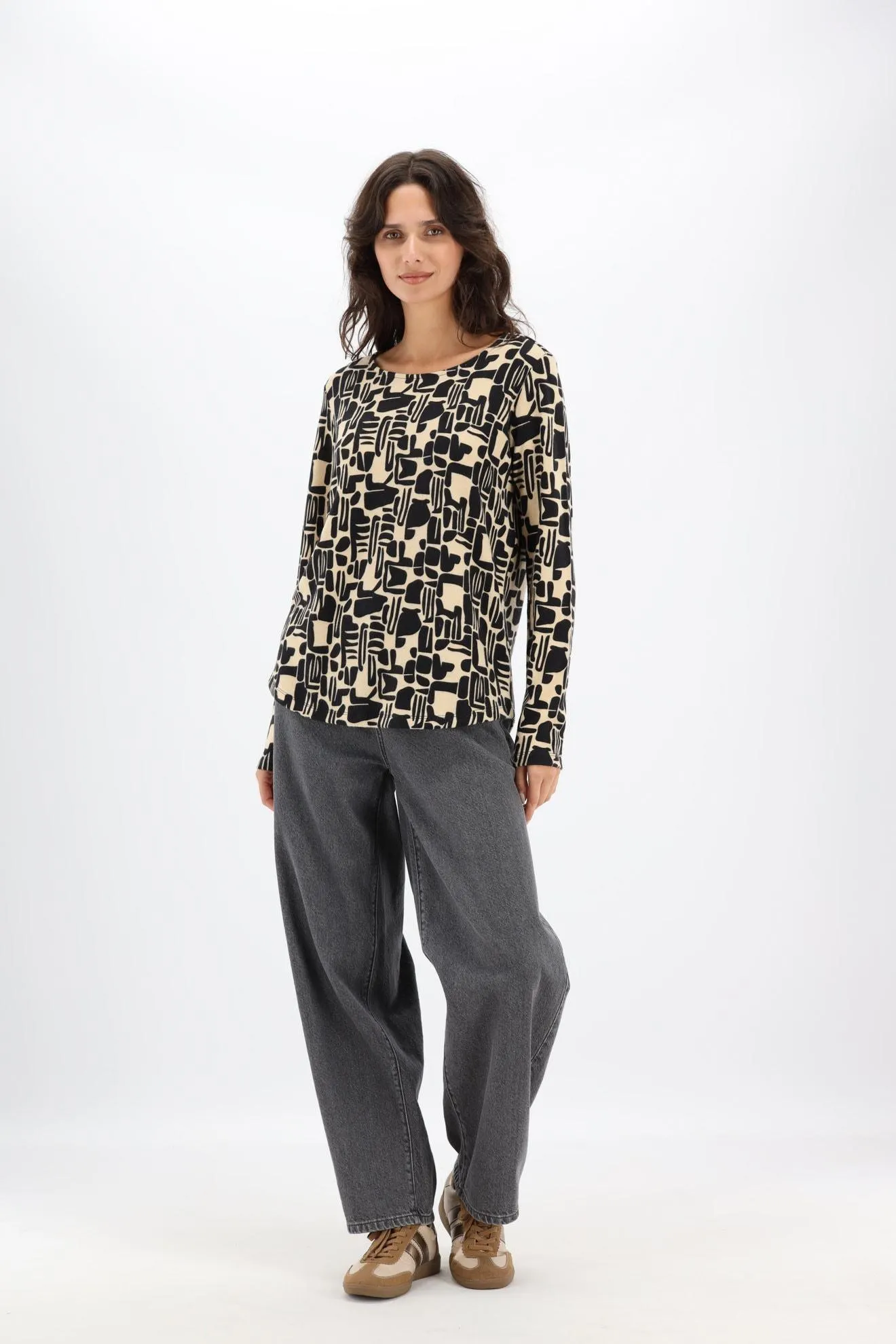 Zwart/ecru T-shirt lange mouw met ronde hals