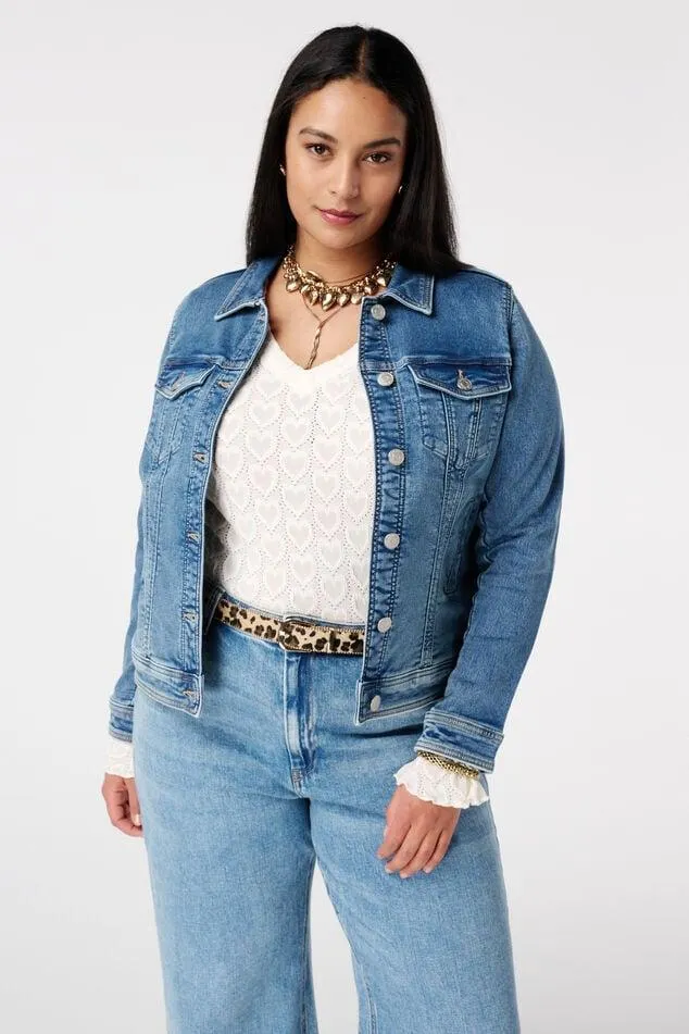 Spijkerjas met knoopsluiting