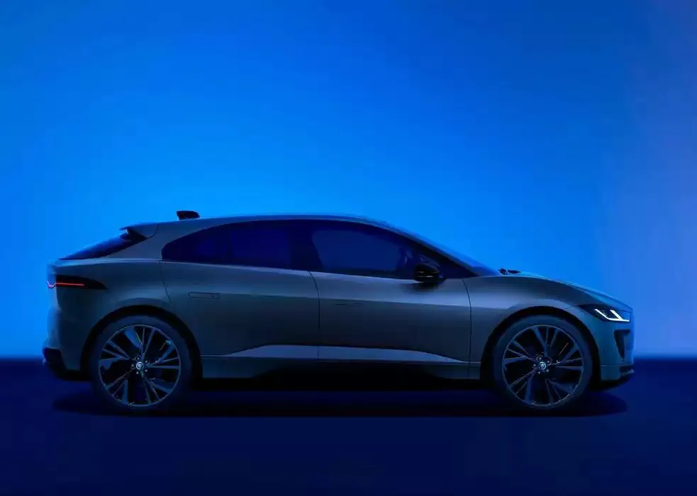 Jaguar I-PACE van 20 november tot 30 juni 2025 - Folder pagina 15