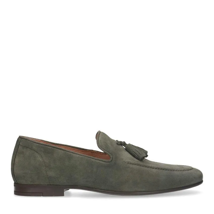 Donkergroene suède loafers met kwastjes