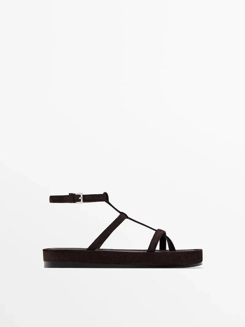 Leren sandaal met plateauzool en splitsuède afwerking