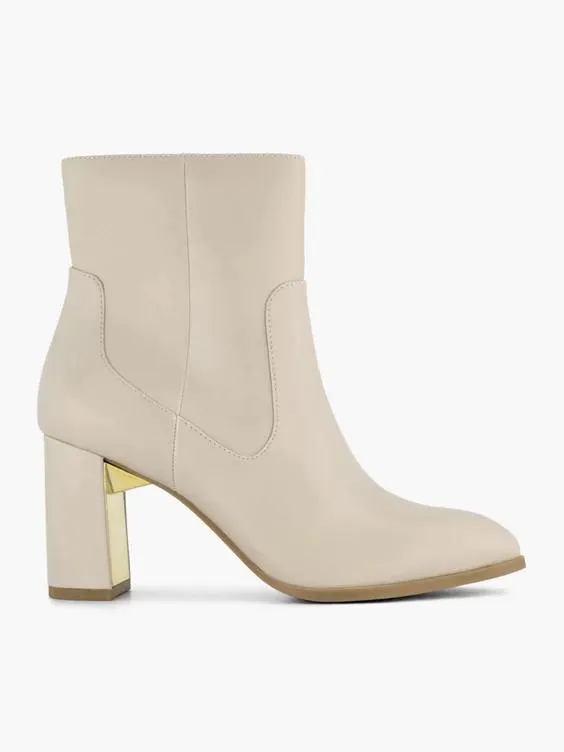 Creme enkellaars hak