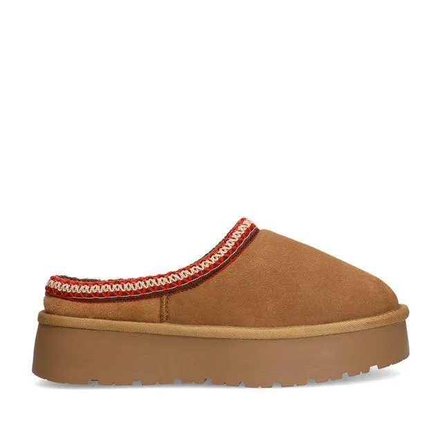 Bruine suède instappers met wol