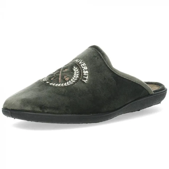 Kaki pantoffels met een zachte voering. Het model dat we tonen op de foto is maat 41.