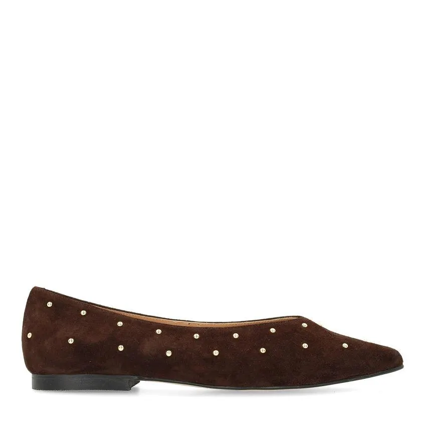 Donkerbruine suède loafers met studs