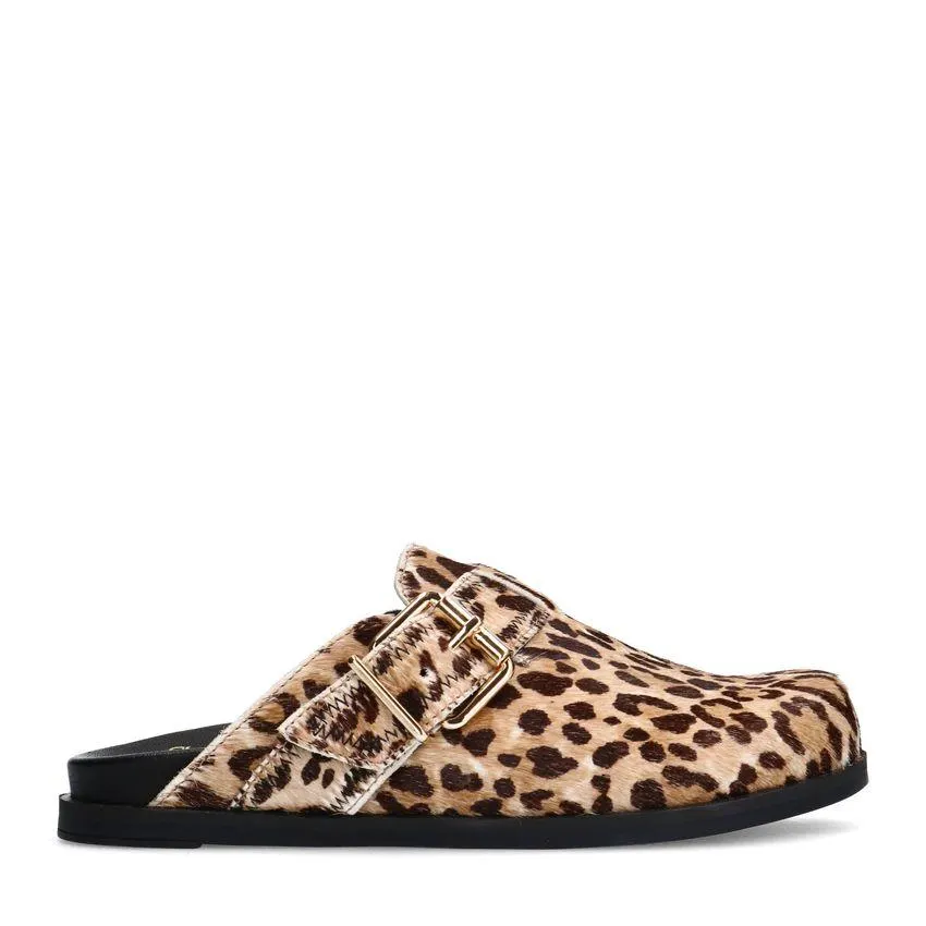 Leopard clogs met ponyhair