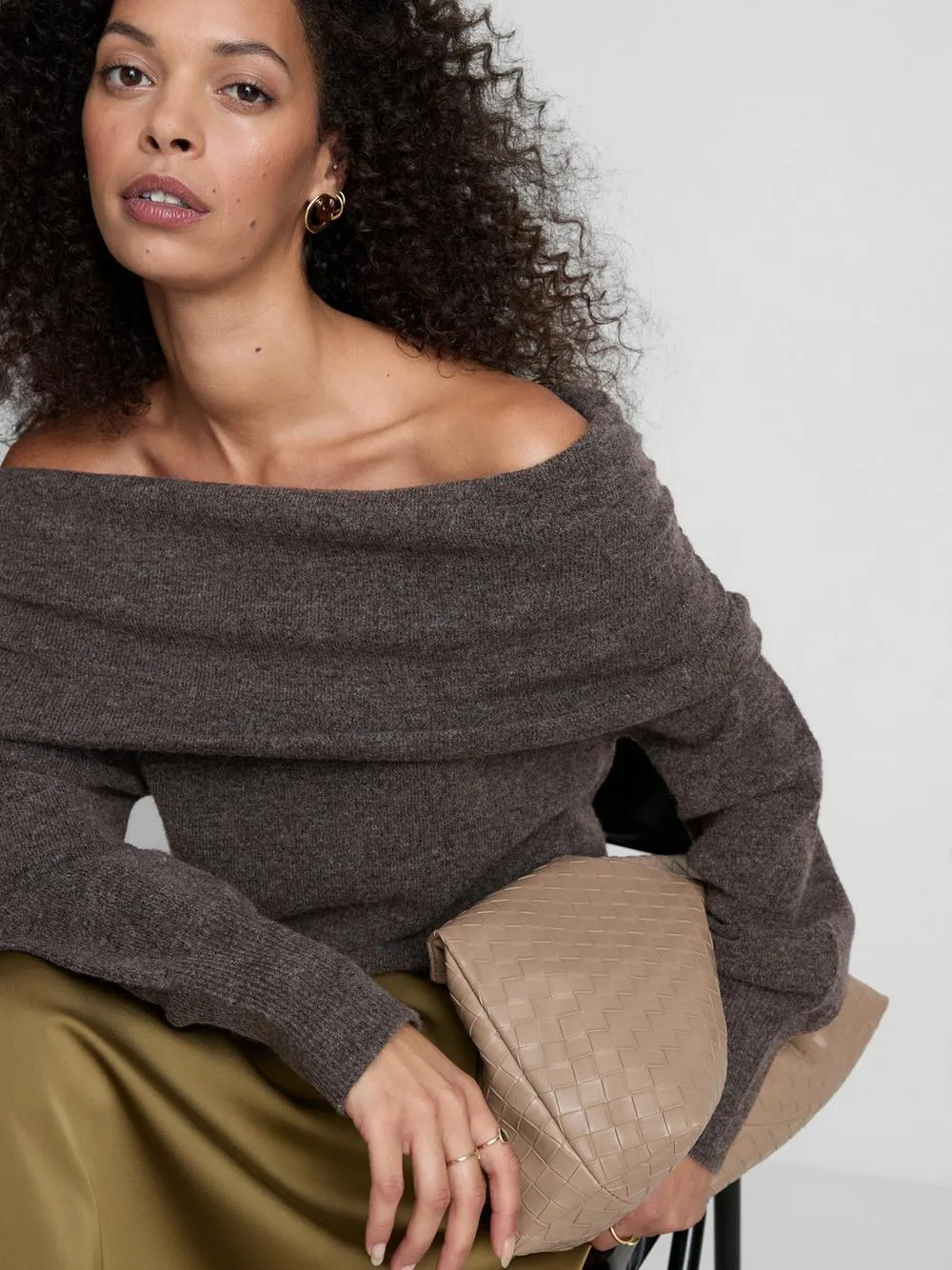 Pull à encolure bateau repliée