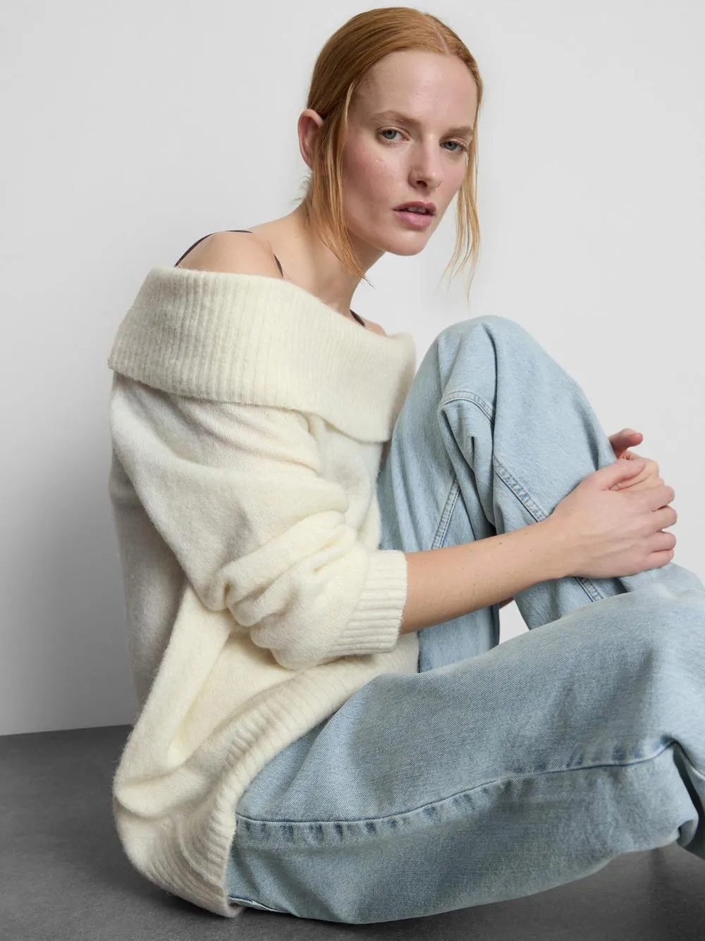 Pull tricoté à encolure bateau