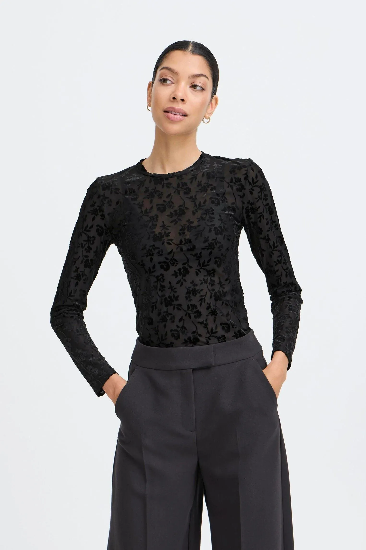 T-shirts met korte mouwen BYSHIRLEY TOP 4 dames zwart