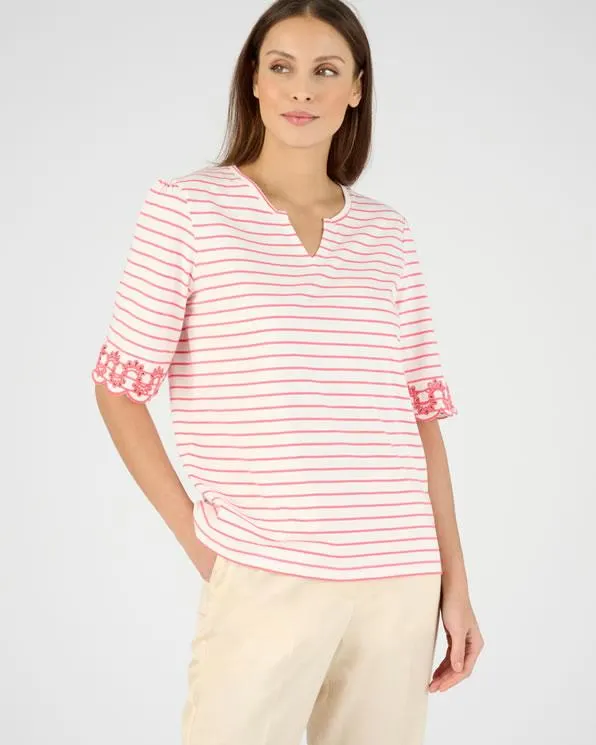 Bedrukt T-shirt met geborduurde details