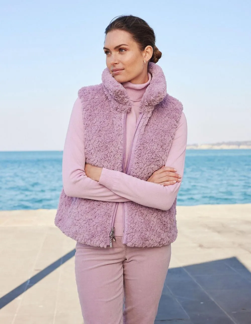 Gewatteerde omkeerbare bodywarmer met teddy & nylon stiksels