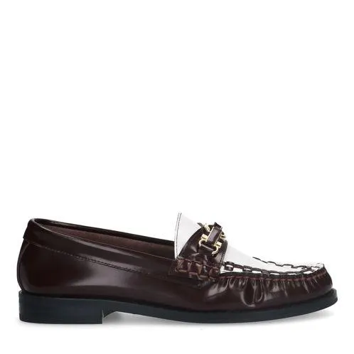 Bruine leren loafers met goudkleurige chain