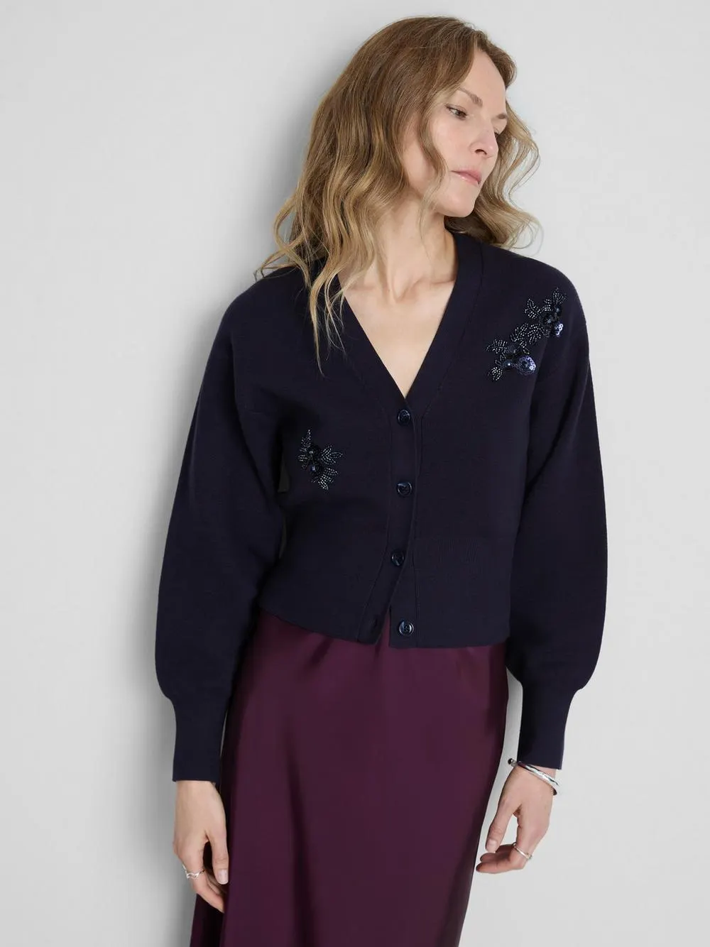 Gilet à fleurs brodées et perles