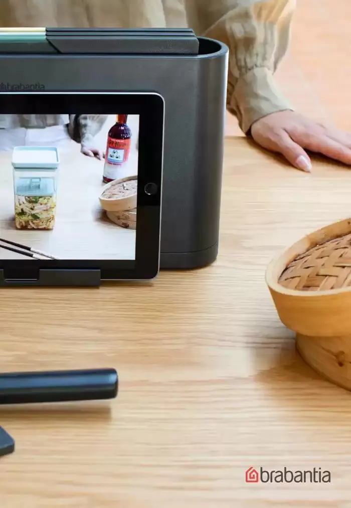 Spring/Summer Collection van 3 januari tot 31 augustus 2025 - folder pagina 11