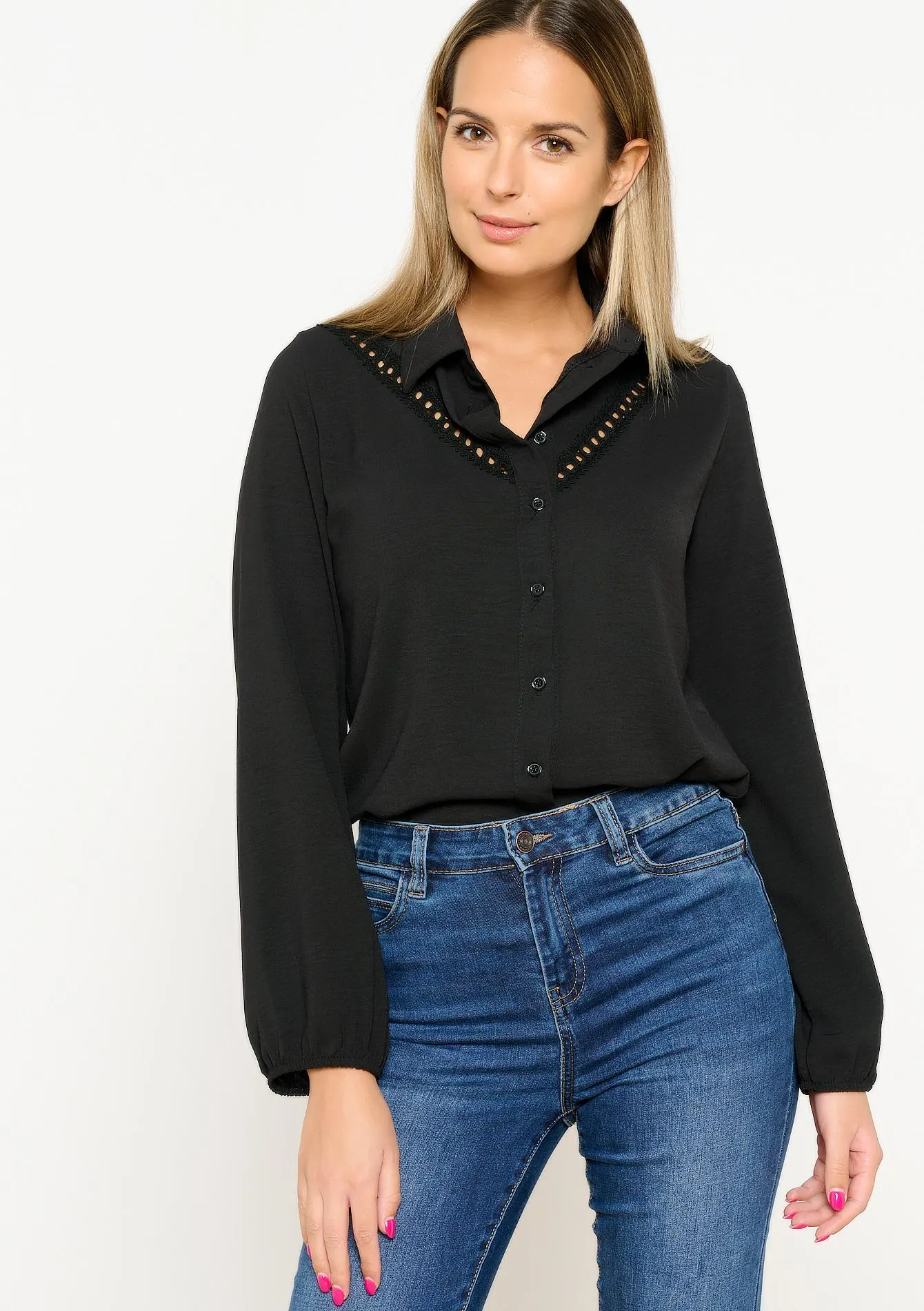 Shirt with macramé detail