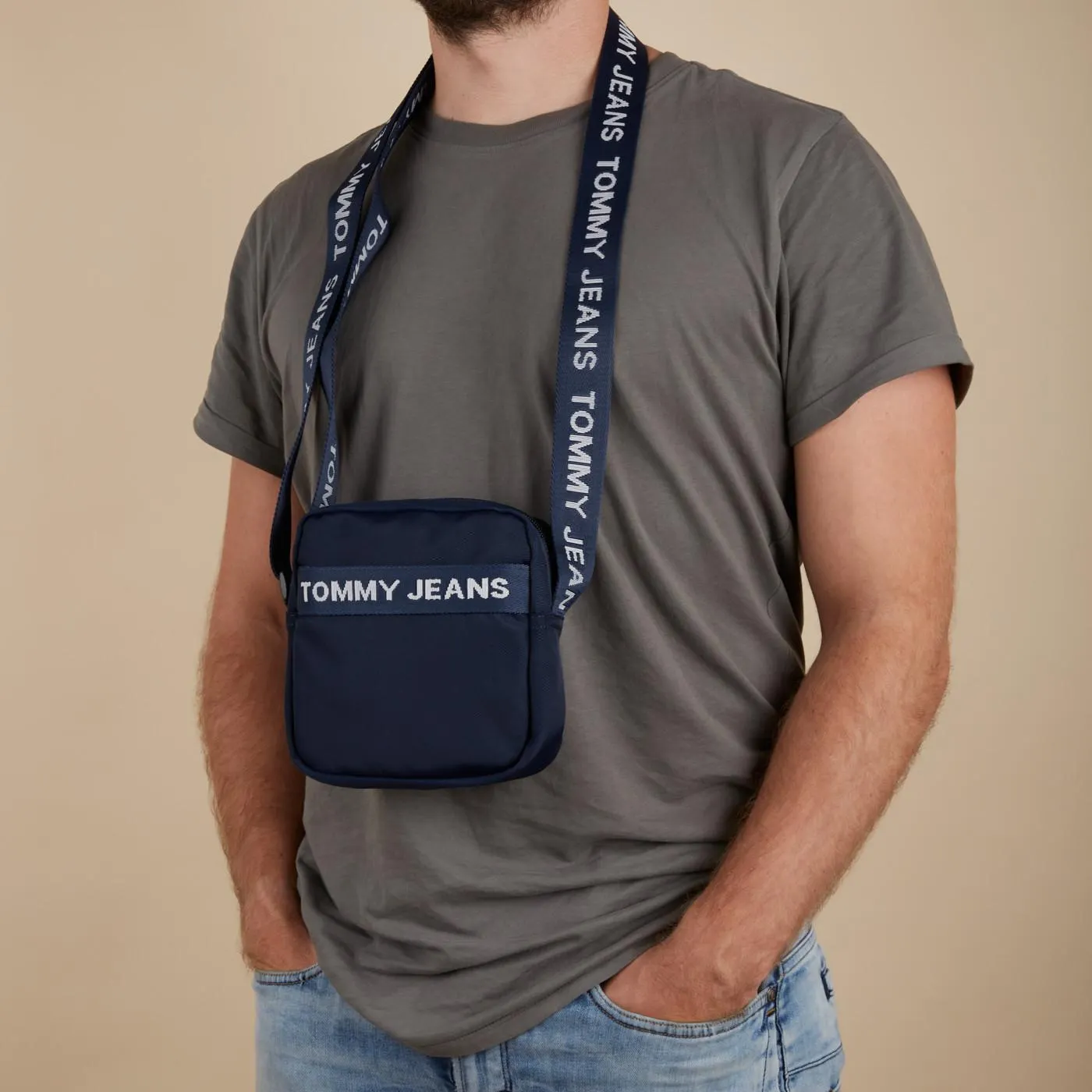 Essential Blauwe Crossbody Tas AM0AM11524C87