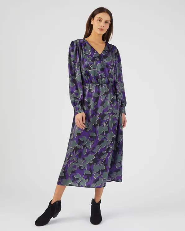 Soepele jurk met wikkeleffect