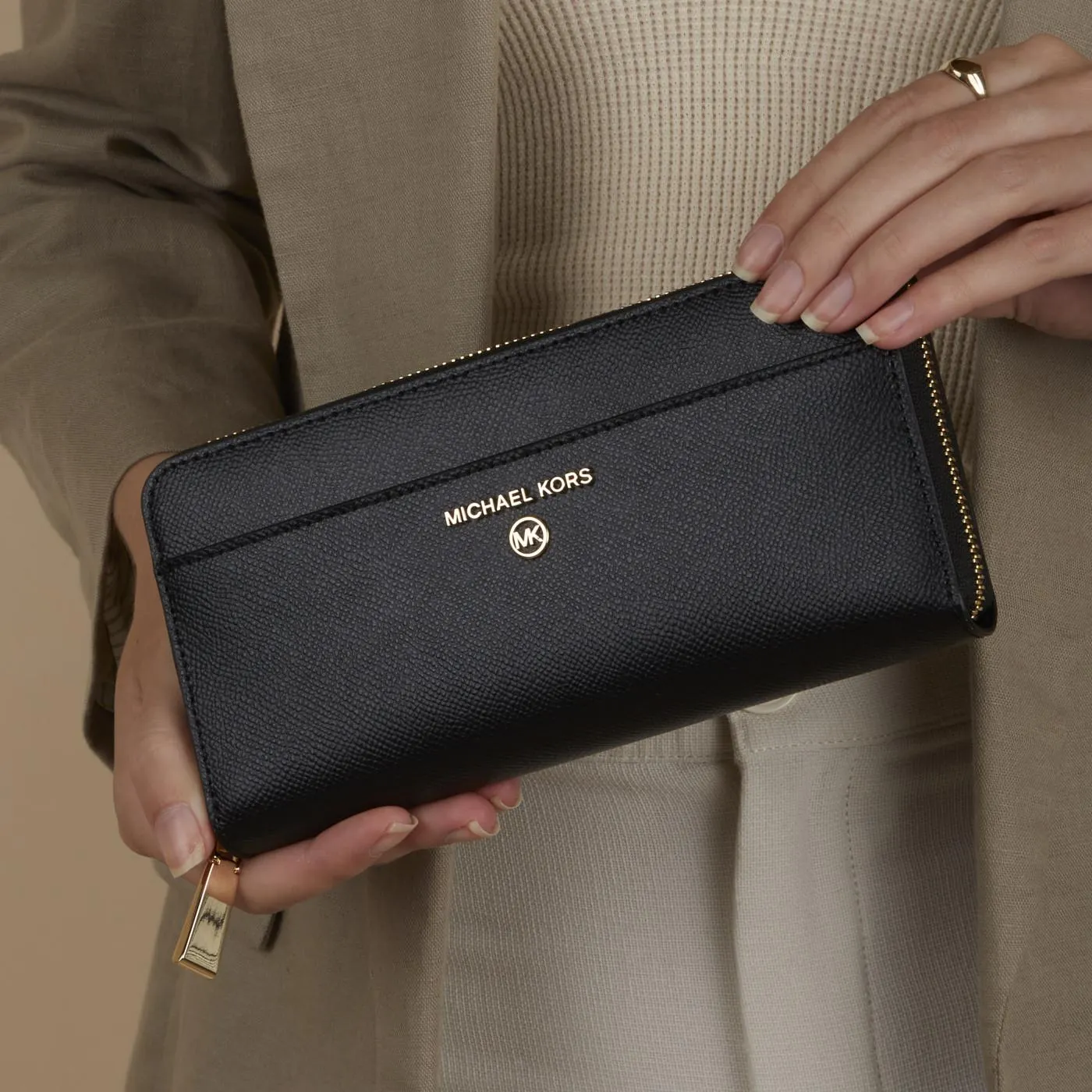 Jet Set Charm Zwarte Leren Ritsportemonnee 34H1GT9E8L-001