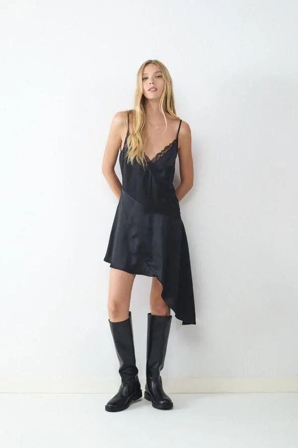 Vestido midi satinado encaje