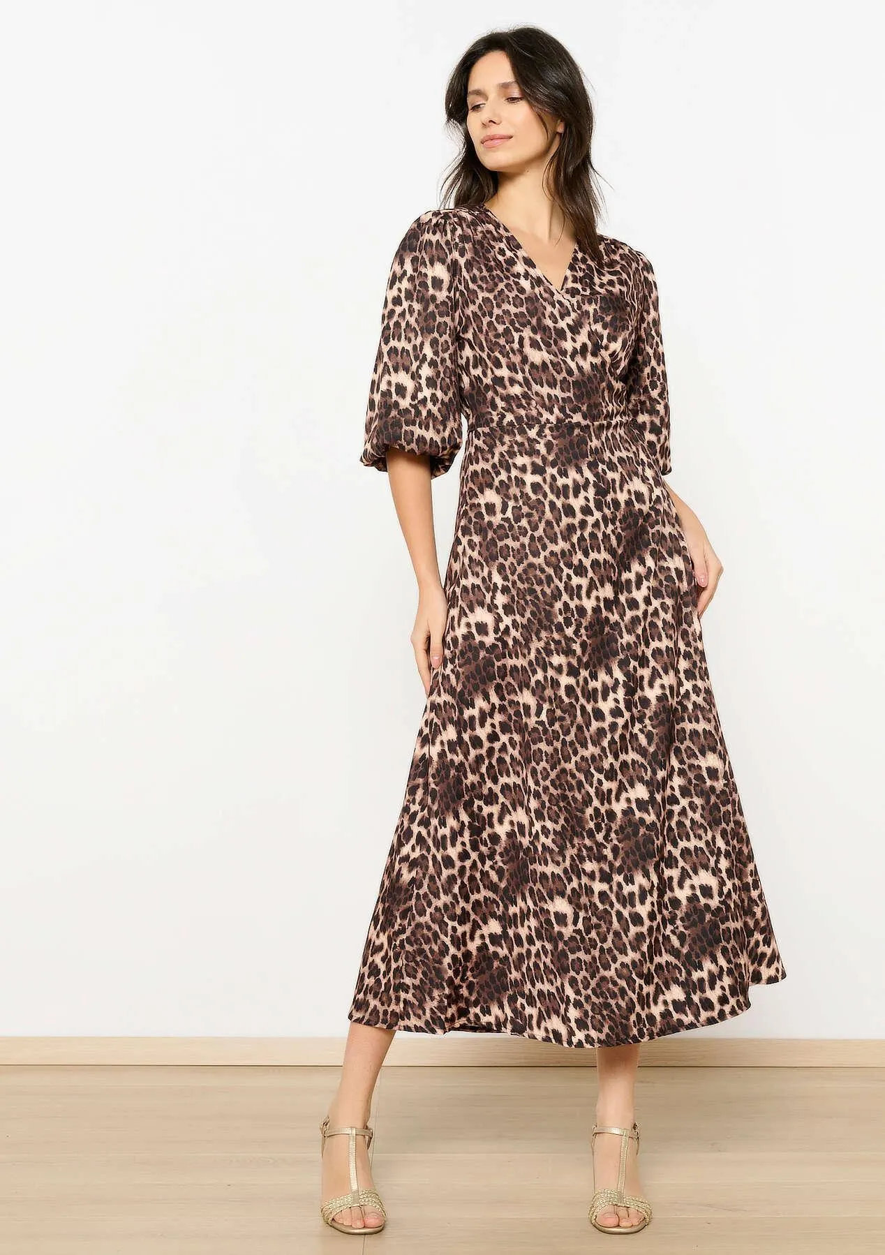 Wrap dress with leopard print