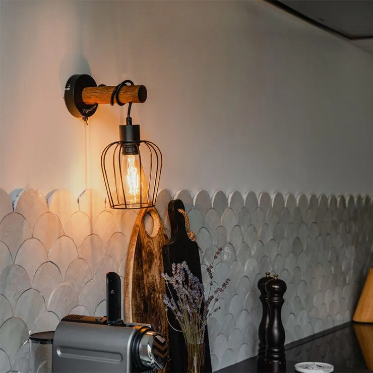 Landelijke wandlamp zwart met hout - Stronk