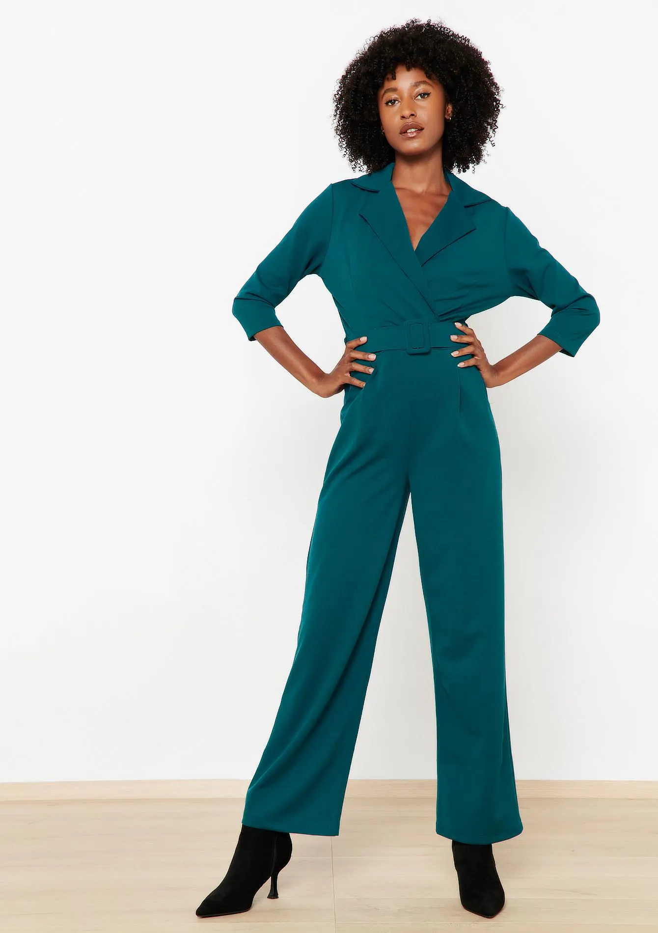Jumpsuit with collar