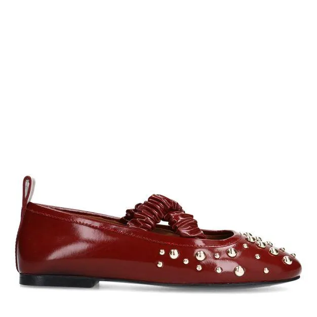 Rode leren ballerina's met studs