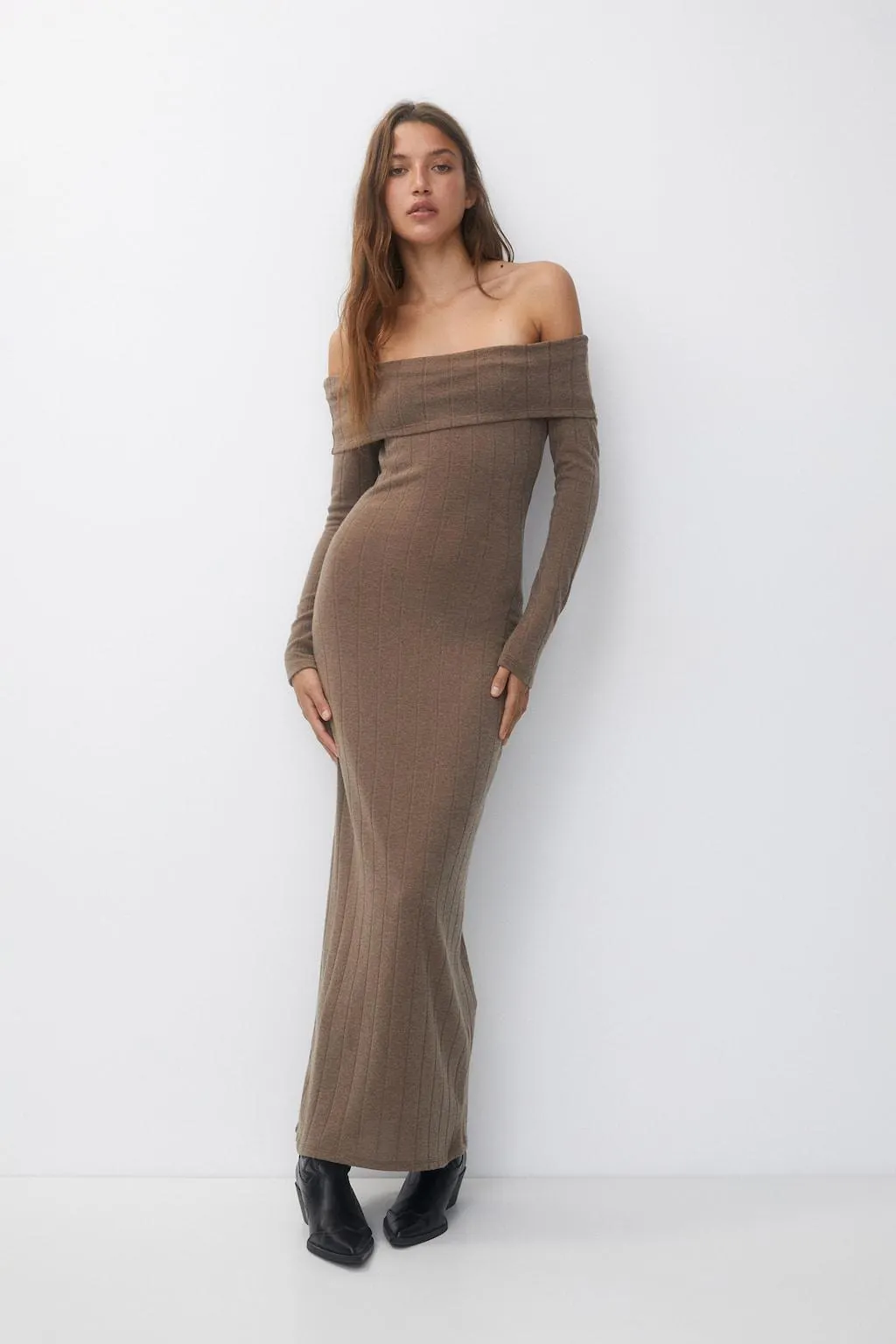 OFF-THE-SHOULDER MIDI DRESS