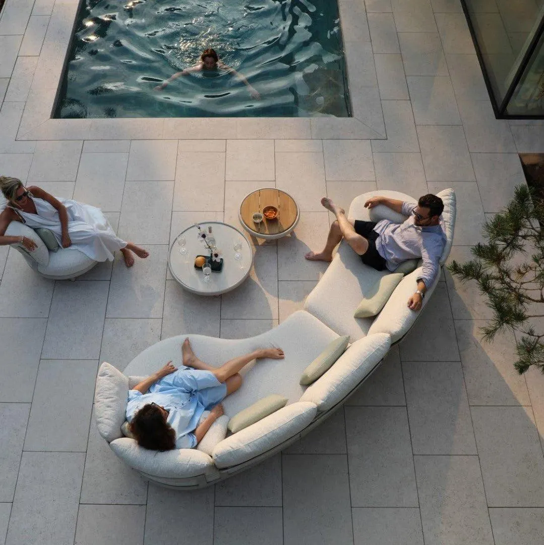 Breeze organische loungeset in beige aluminium en all-weather kussens links