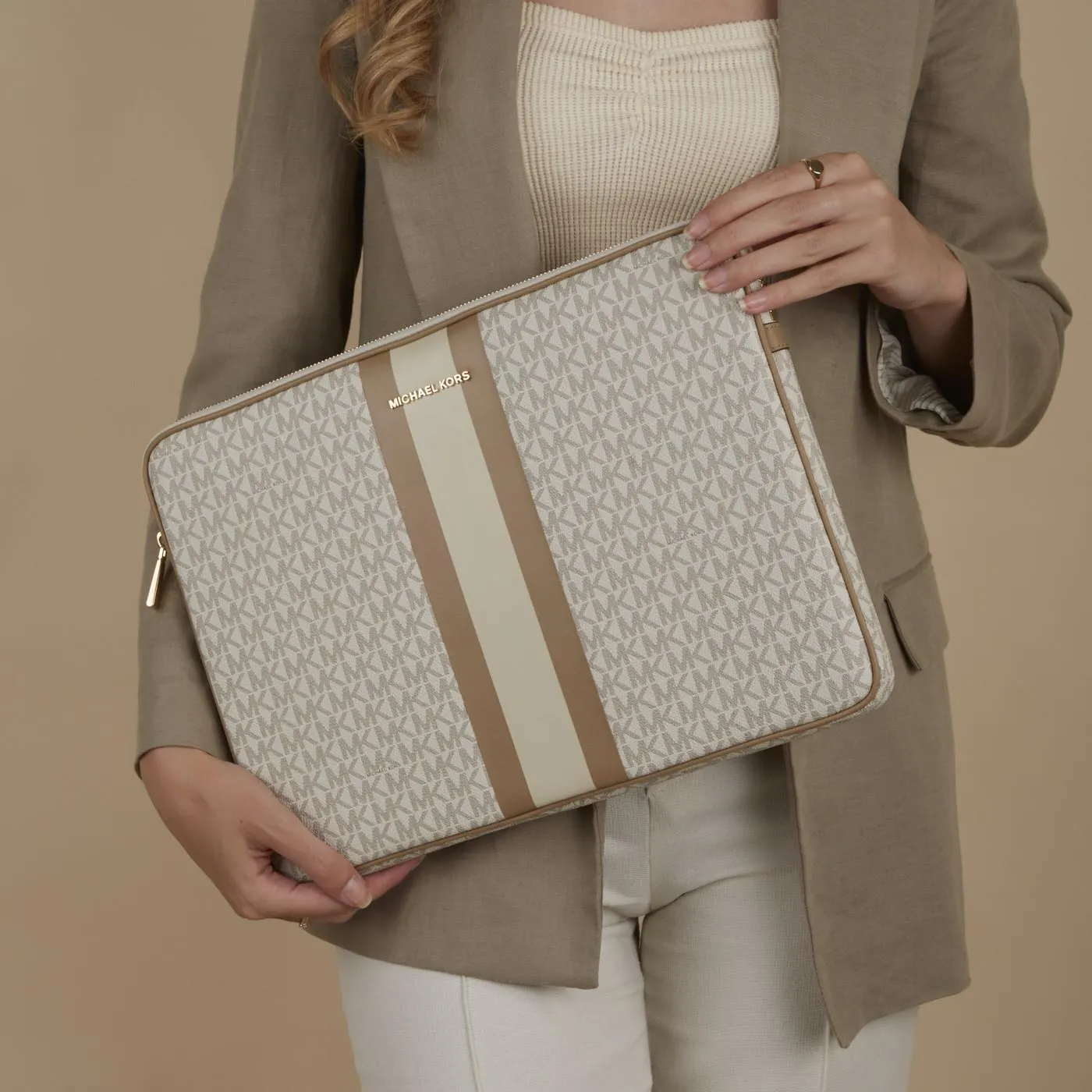 Jet Set Witte Laptophoes 32H0GJ6T7B-170