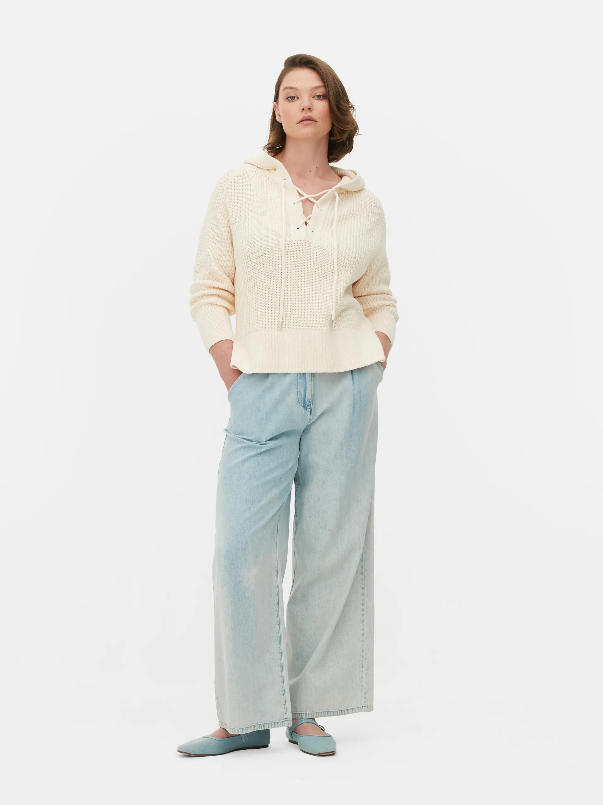 Pull à capuche à lacet en treillage sur le devant