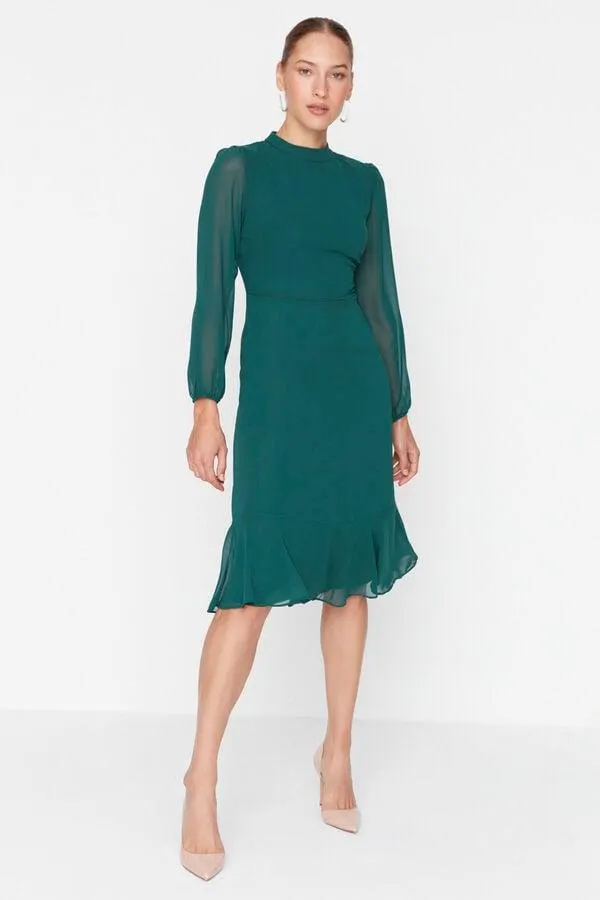 Vestido con cuello alto y forro