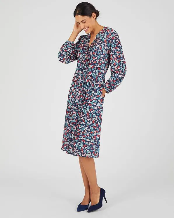 Jurk met knopen in crêpe met reliëf