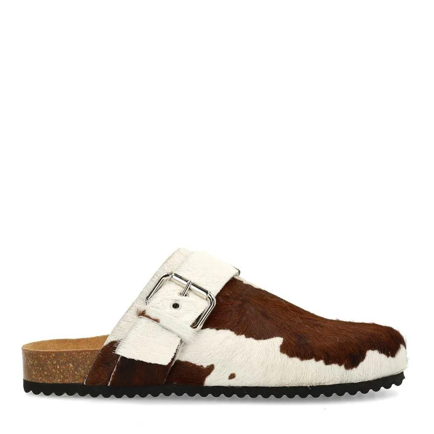 Cow clogs met gesp