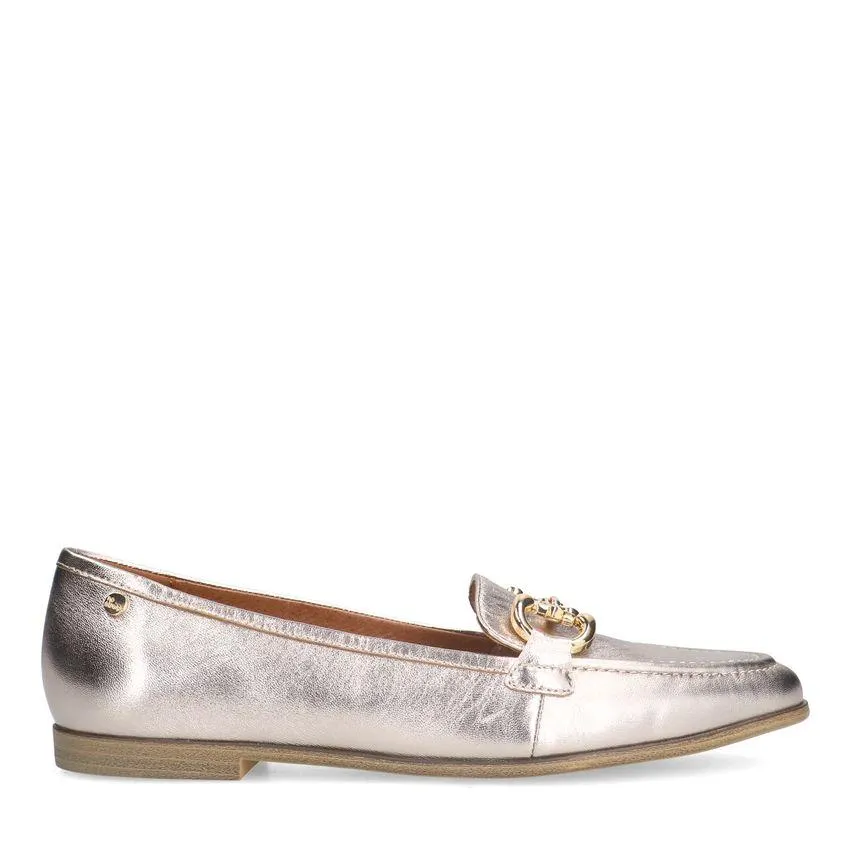 Gouden leren loafers met gouden chain
