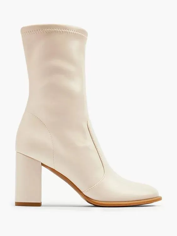 Beige enkellaars hak