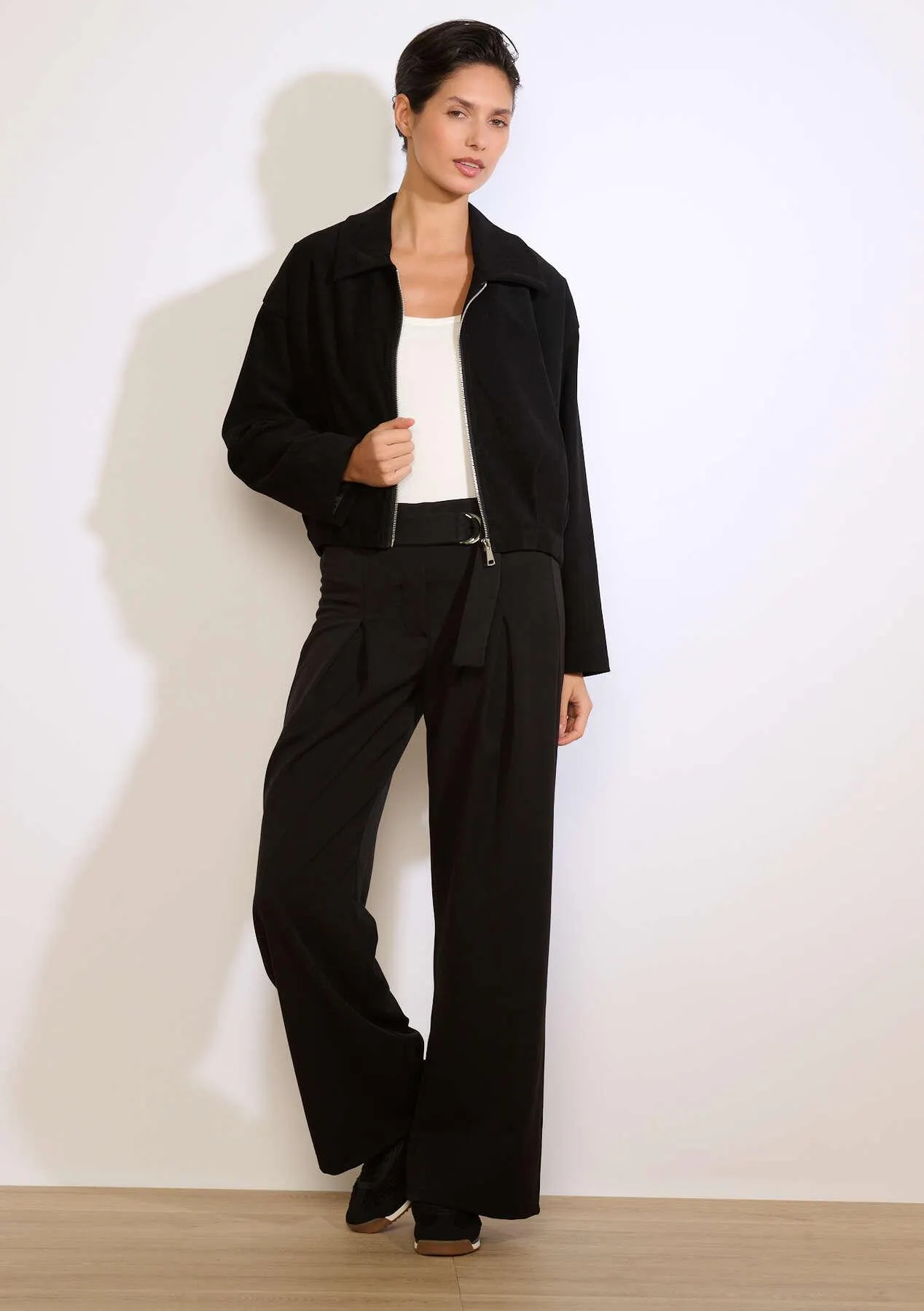Belted wide-leg trousers
