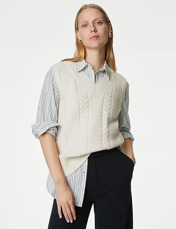 Cable Knit V-Neck Knitted Vest