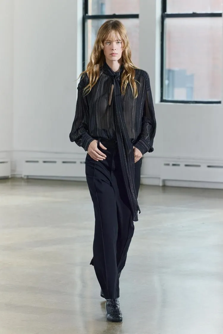 BLUSA COM FIO METALIZADO ZW COLLECTION