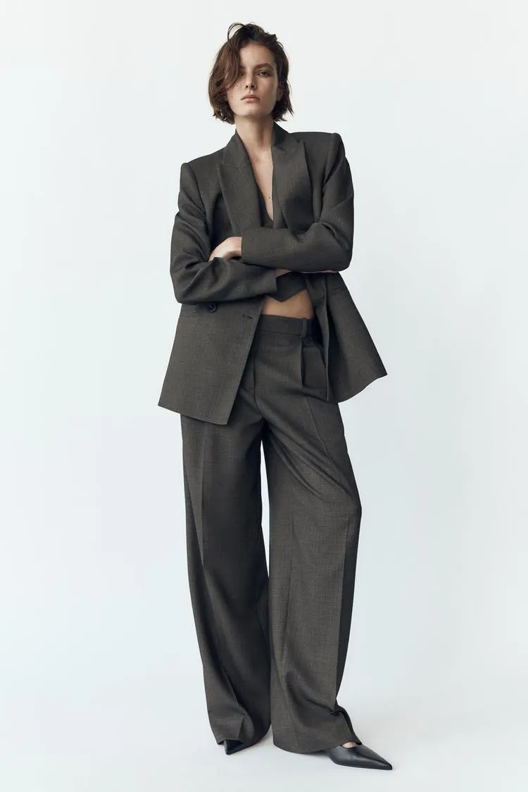 BLAZER CRUZADO COM OMBREIRAS