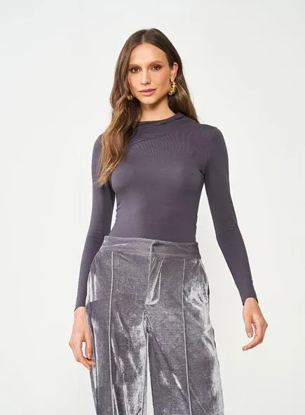 Blusa Slim Detalhe Gola